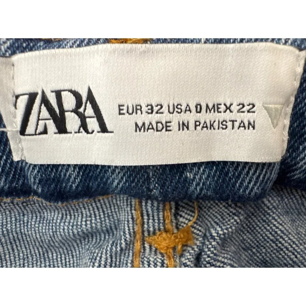 ZARA High-Rise Size 0 Straight Leg Frayed Hem Jeans Light Wash Denim